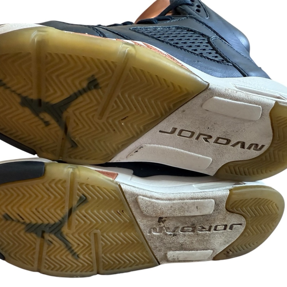 Jordan 5 Bronze size 6.5Y - Picture 15 of 16